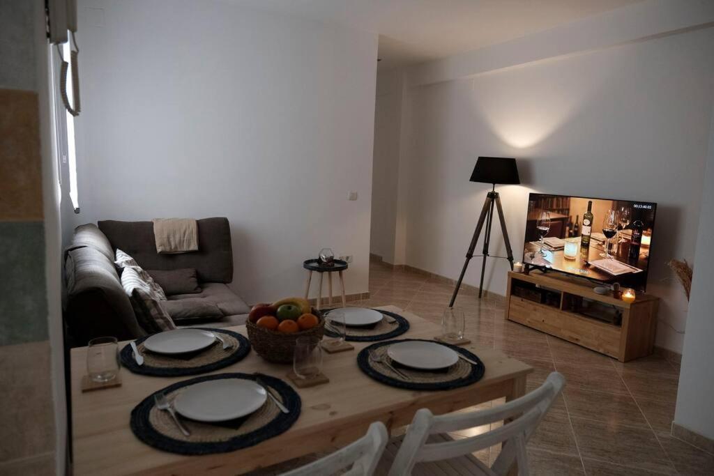A 100m Del Ayuntamiento Apartament